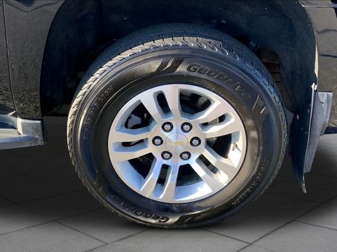 Used 2019 Chevrolet Suburban LT AWD/4WD image 11