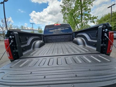 Used 2025 RAM 3500 Laramie AWD/4WD image 25