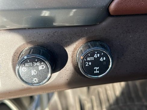 Used 2016 Chevrolet Suburban LTZ image 17