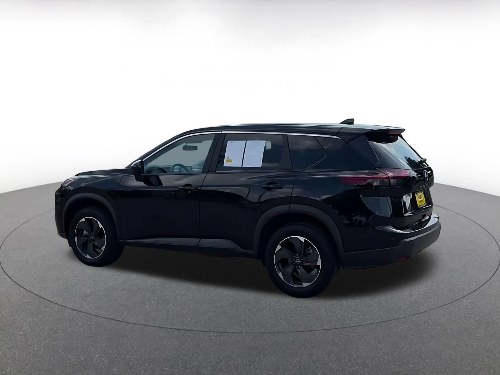 Used 2026 Nissan Rogue SV AWD/4WD image 9
