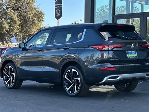 New 2025 Mitsubishi Outlander SE image 7