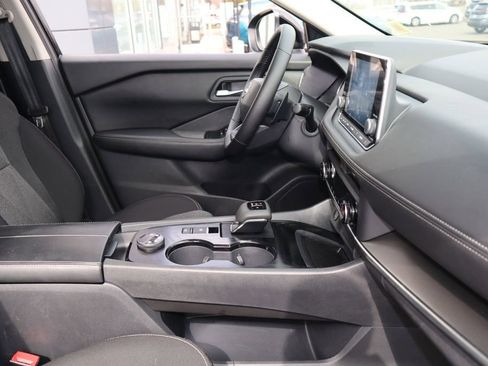 Certified 2025 Nissan Rogue SV AWD/4WD image 26