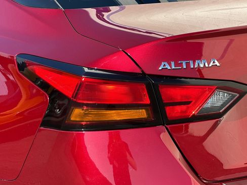 Used 2021 Nissan Altima 2.5 SR w/ SR Premium Package image 36