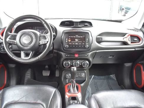 Used 2016 Jeep Renegade Trailhawk w/ Premium Trailhawk Package AWD/4WD image 12