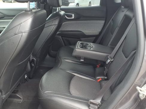 Used 2024 Jeep Compass Latitude AWD/4WD image 14