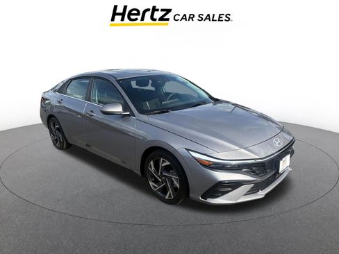 Used 2025 Hyundai Elantra SEL image 1