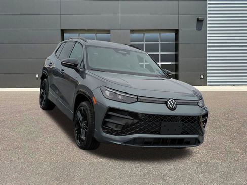 New 2026 Volkswagen Tiguan SE R-Line AWD/4WD image 1