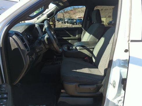 Used 2024 RAM 2500 Tradesman w/ Chrome Appearance Group image 15