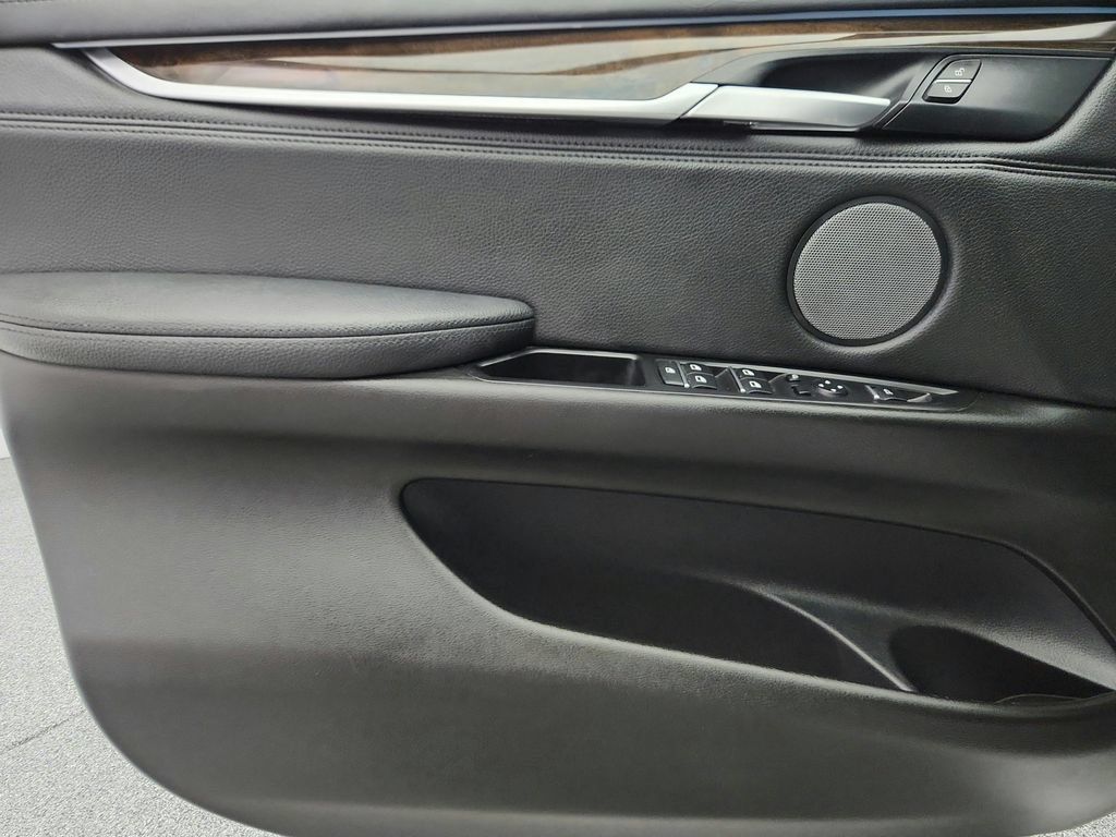 Used 2016 BMW X5 xDrive50i AWD/4WD image 26