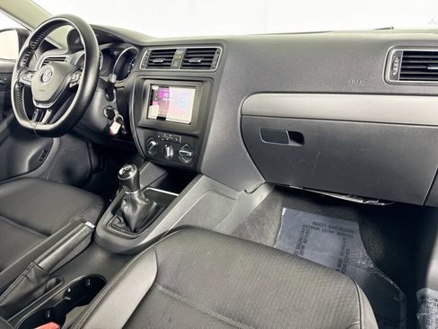 Used 2018 Volkswagen Jetta Wolfsburg Edition image 29