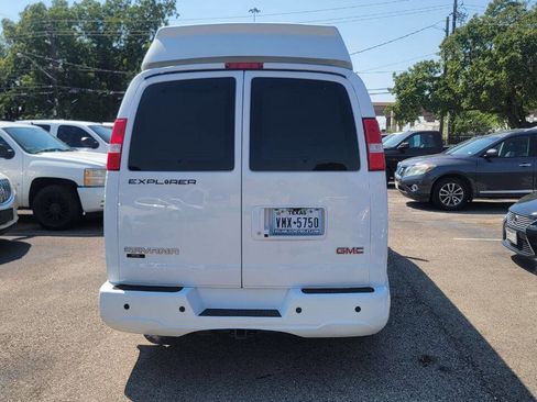 Used 2021 GMC Savana 2500 w/ Enhanced Convenience Package image 6
