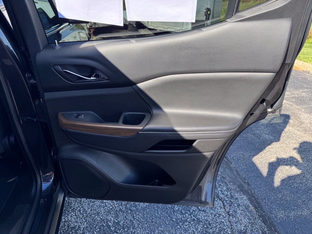 Used 2018 GMC Acadia SLE FWD image 23