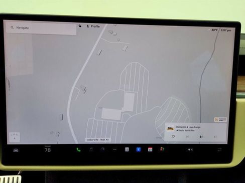 Used 2022 Tesla Model S image 23