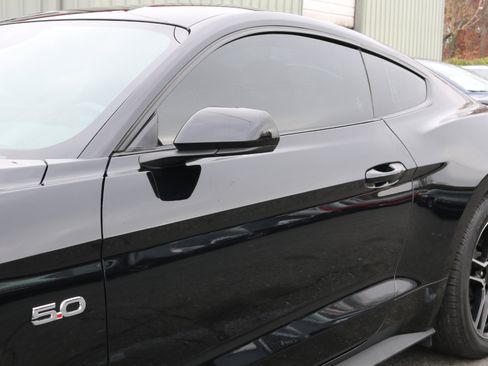 Used 2023 Ford Mustang GT Premium image 5