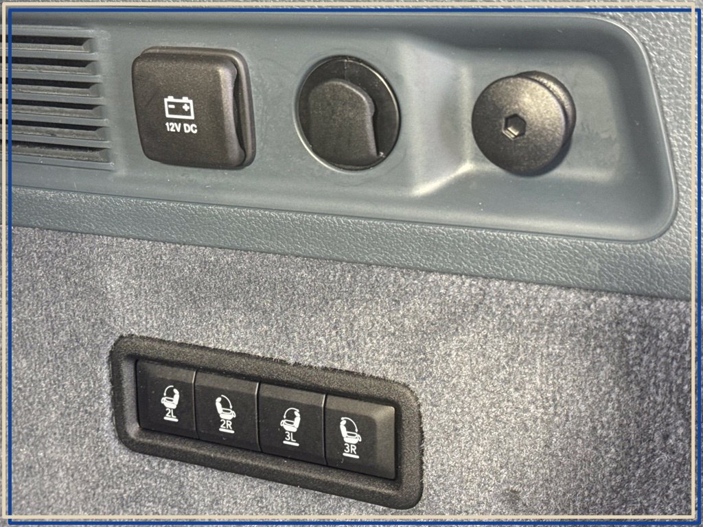 Used 2024 Jeep Grand Wagoneer Series III w/ Rear Seat Video Group 1 AWD/4WD image 38