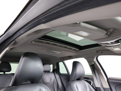 Used 2015 Volvo V60 T5 Premier image 40