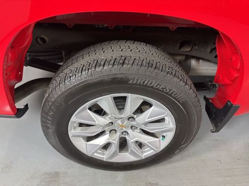 Used 2025 Chevrolet Silverado 1500 Custom image 12