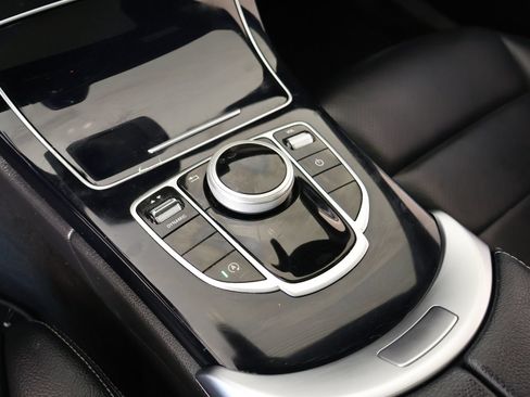 Used 2018 Mercedes-Benz C 300 4MATIC Sedan image 7