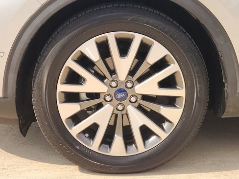 Used 2020 Ford Escape Titanium FWD image 11