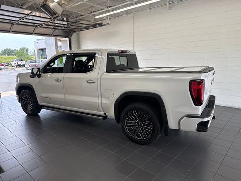 Used 2022 GMC Sierra 1500 Denali Ultimate AWD/4WD image 5