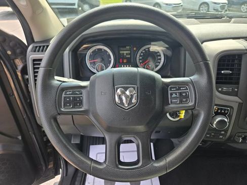 Used 2019 RAM 1500 Express AWD/4WD image 34