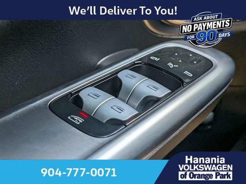 Used 2023 Mercedes-Benz C 300 Sedan image 30