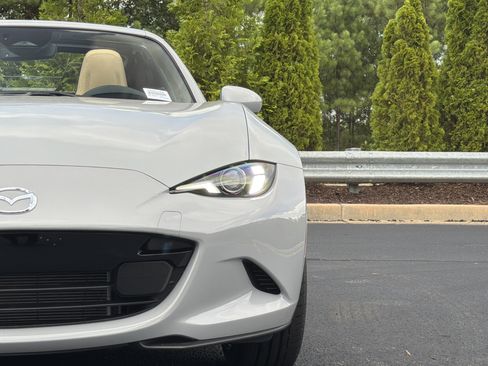 Used 2026 MAZDA MX-5 Miata RF Grand Touring RWD image 19