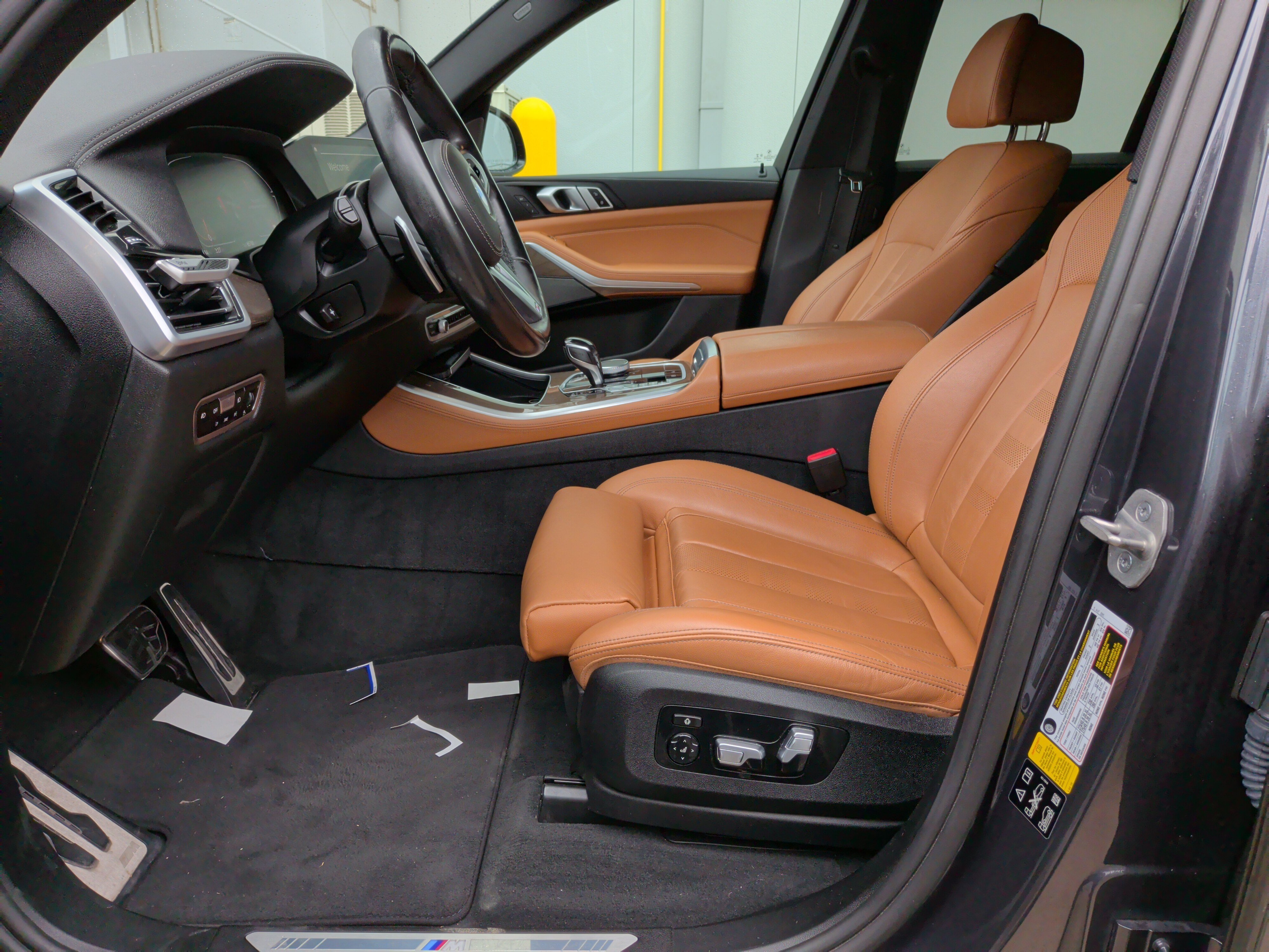 Used 2021 BMW X5 xDrive40i w/ M Sport Package AWD/4WD image 16