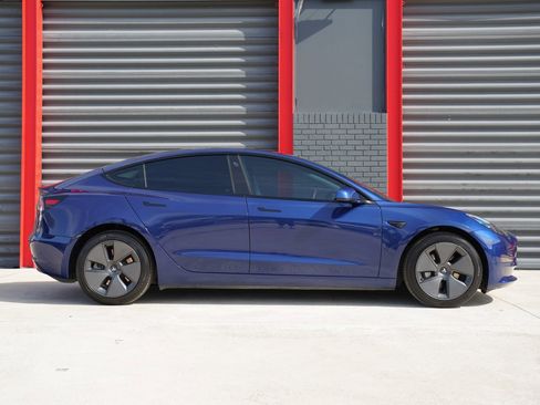 Used 2023 Tesla Model 3 Standard Range image 8