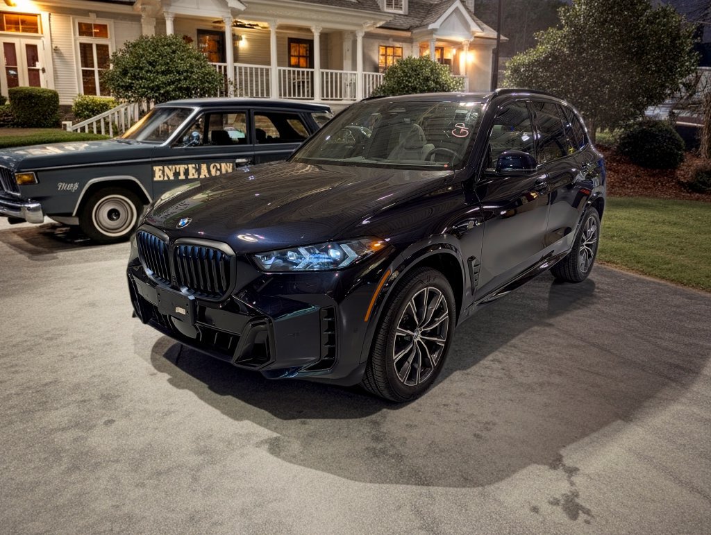 Certified 2026 BMW X5 xDrive40i w/ M Sport Package AWD/4WD image 1