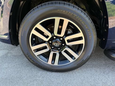 Used 2017 Toyota 4Runner Limited AWD/4WD image 11