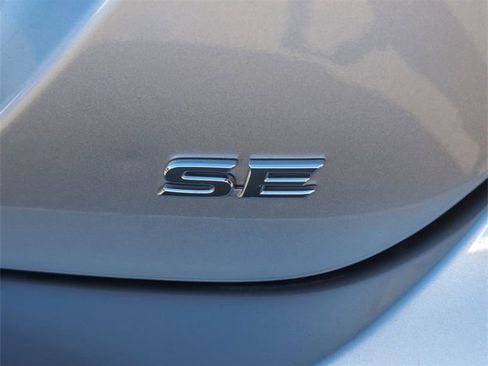 Used 2024 Toyota Camry SE image 28