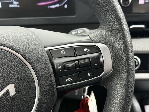 Used 2024 Kia Sportage LX FWD image 17