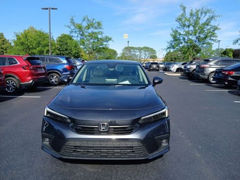Used 2024 Honda Civic Touring image 4