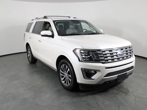 Used 2018 Ford Expedition Limited w/ Equipment Group 301A AWD/4WD image 4