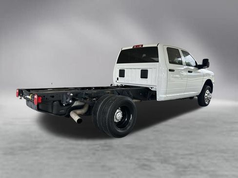 Used 2025 RAM 3500 Tradesman w/ Chrome Appearance Group RWD image 3