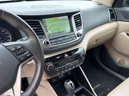 Used 2018 Hyundai Tucson Limited FWD image 16