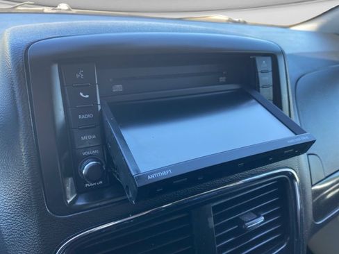 Used 2019 Dodge Grand Caravan SE FWD image 34