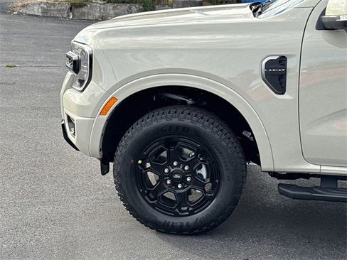 New 2025 Ford Ranger Lariat w/ FX4 Off-Road Package image 9