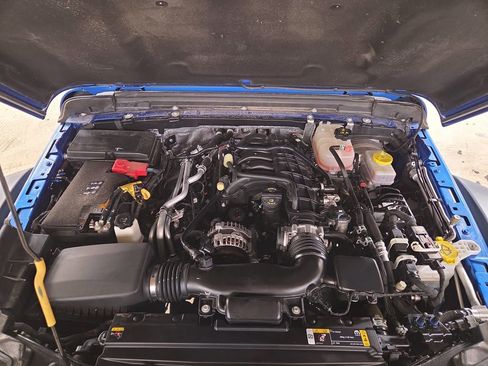 Used 2024 Jeep Wrangler Unlimited Rubicon w/ Safety Group image 23