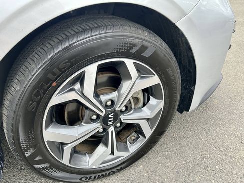 Used 2021 Kia Forte LXS FWD image 33