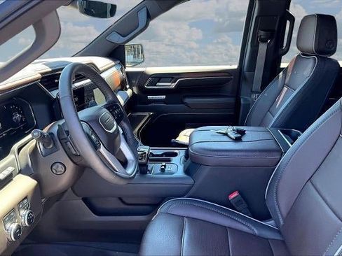 Used 2024 GMC Sierra 1500 Denali w/ Denali Reserve Package AWD/4WD image 18