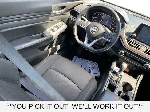 Used 2025 Nissan Altima 2.5 SV FWD image 26