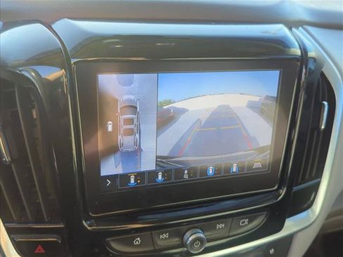 Used 2020 Chevrolet Traverse Premier FWD image 18