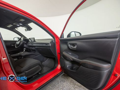 Used 2024 Honda HR-V Sport image 5