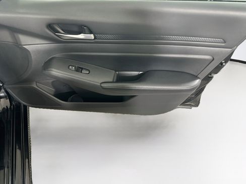 Used 2025 Nissan Altima 2.5 SV FWD image 29