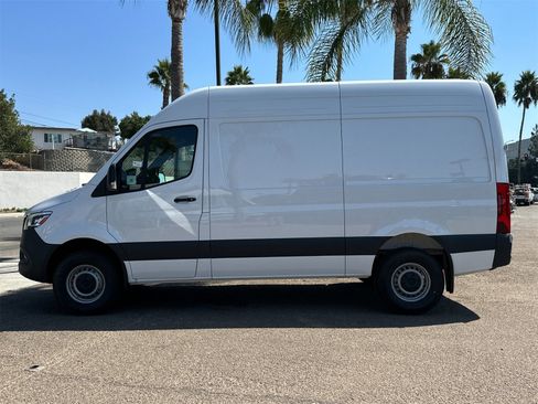 New 2025 Mercedes-Benz Sprinter 2500 image 6