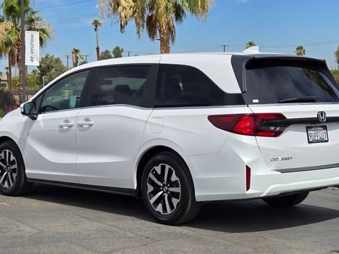 Used 2025 Honda Odyssey EX-L image 6