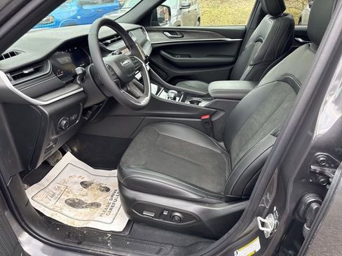 Used 2026 Jeep Grand Cherokee Altitude image 17