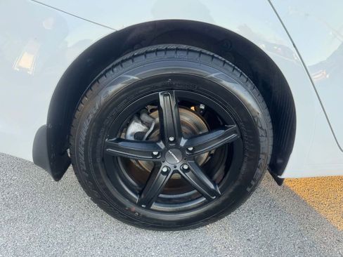 Used 2018 Kia Forte LX image 11